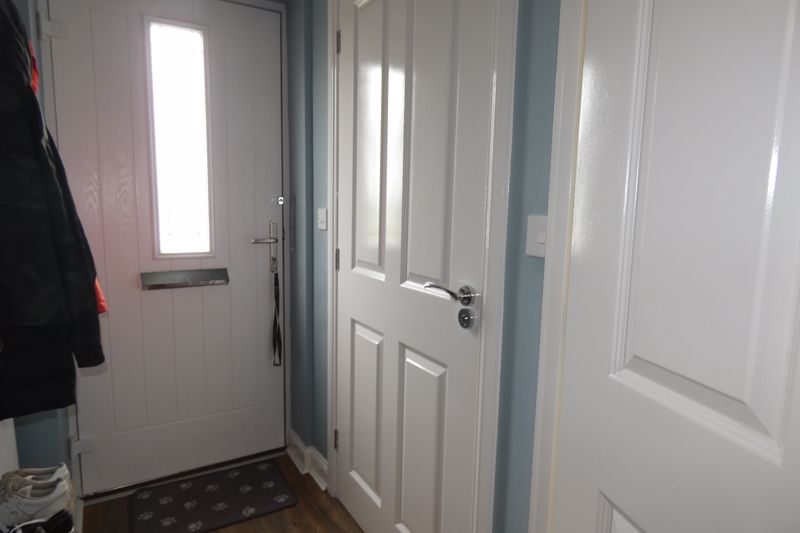 Entrance hallway- click for photo gallery